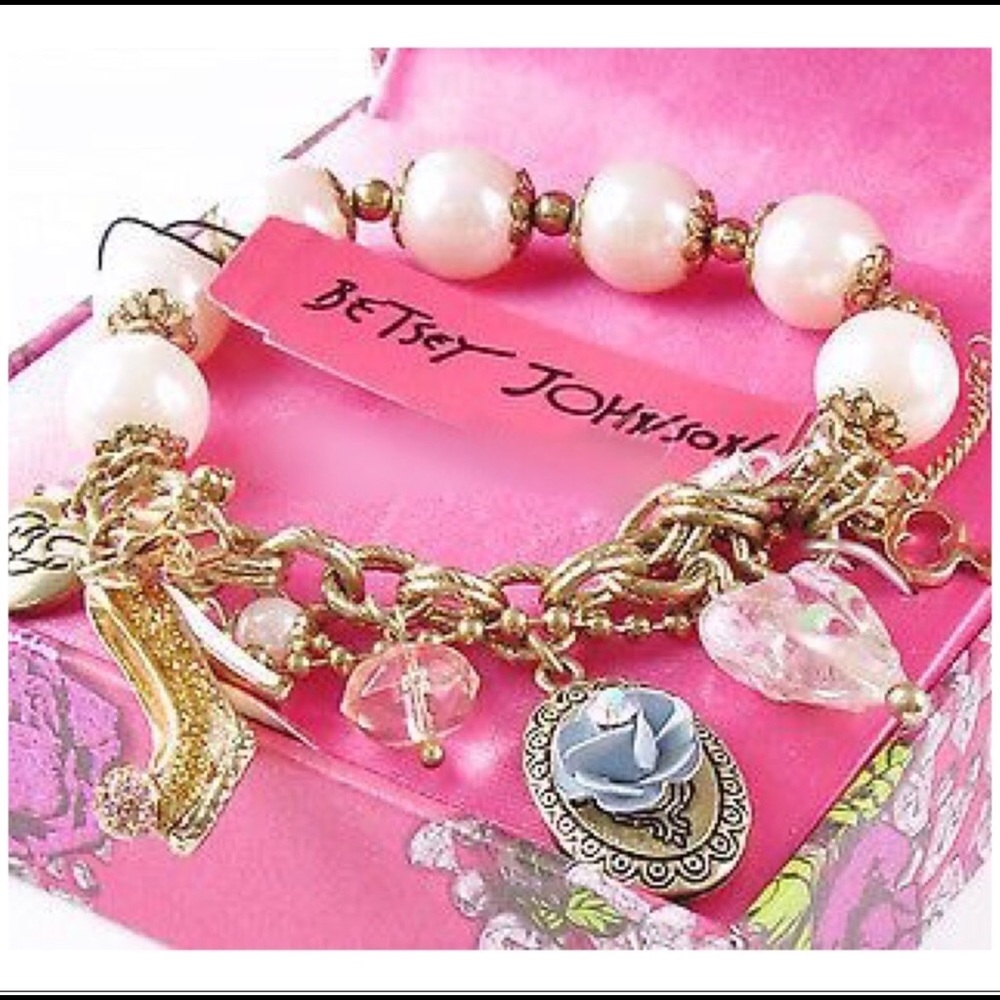 Betsey Johnson Charm Bracelet Half Pearl Gold Vintage Y2K